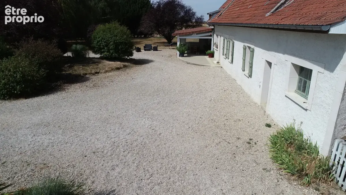LE THOULT TROSNAY (51) à vendre superbe corps de ferme restauré sur un terrain clos de plus de 8600 m2 avec étang - photo 4