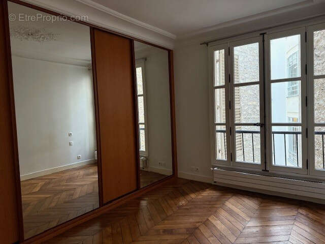 Appartement à PARIS-9E