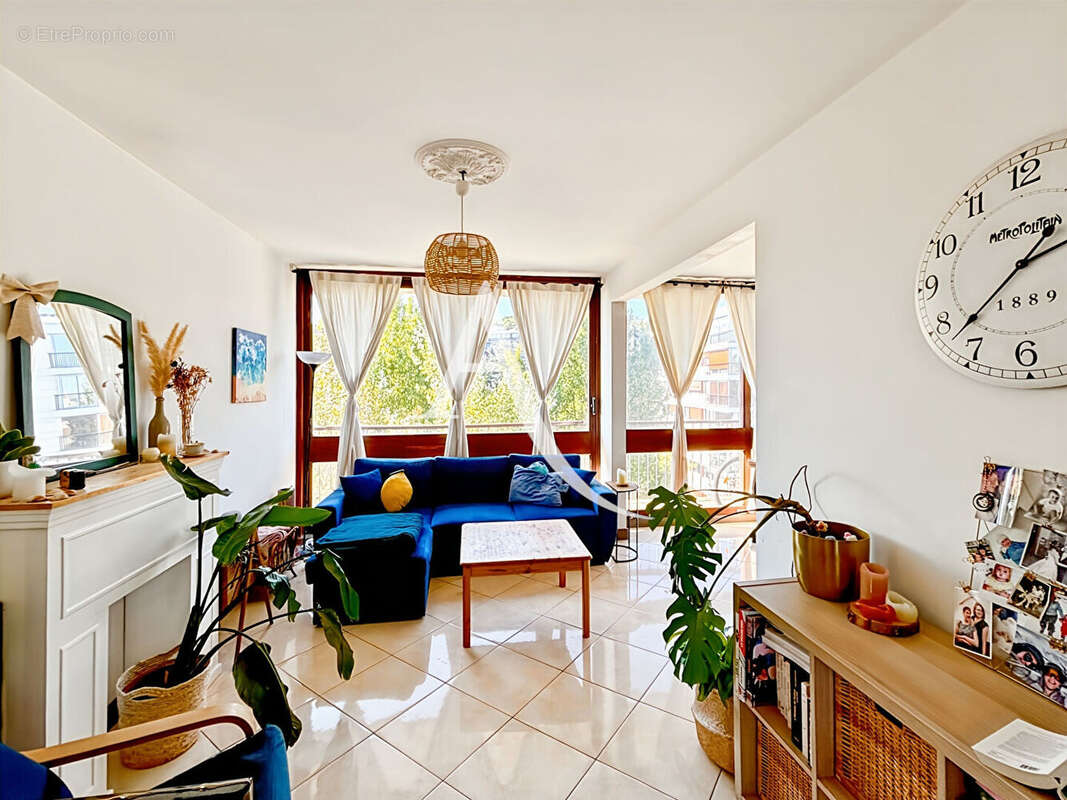 Appartement à FONTENAY-LE-FLEURY