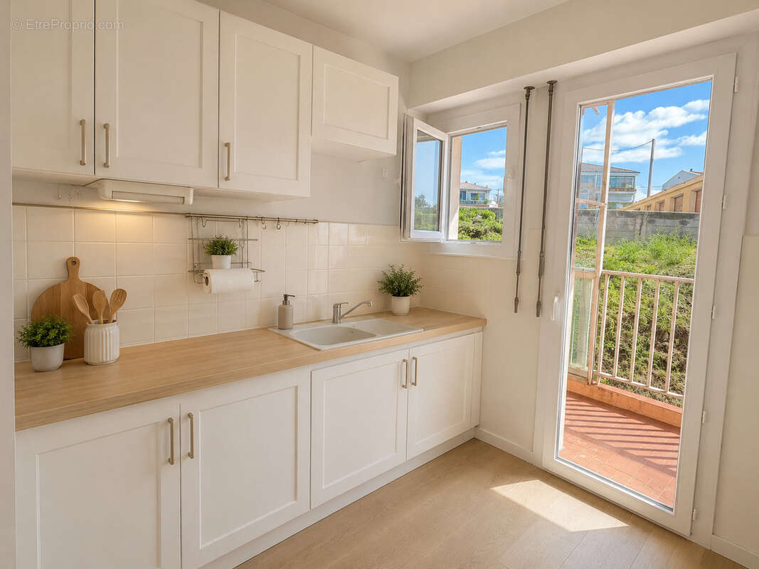 Appartement à SIX-FOURS-LES-PLAGES