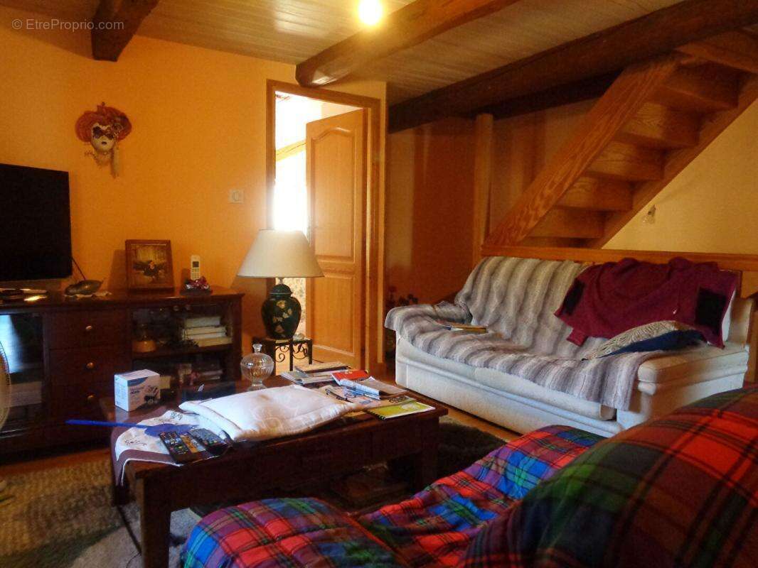 Beurieres (63), maison de 107 m2, 3 chambres sur 419 m2 de terrain - photo 10