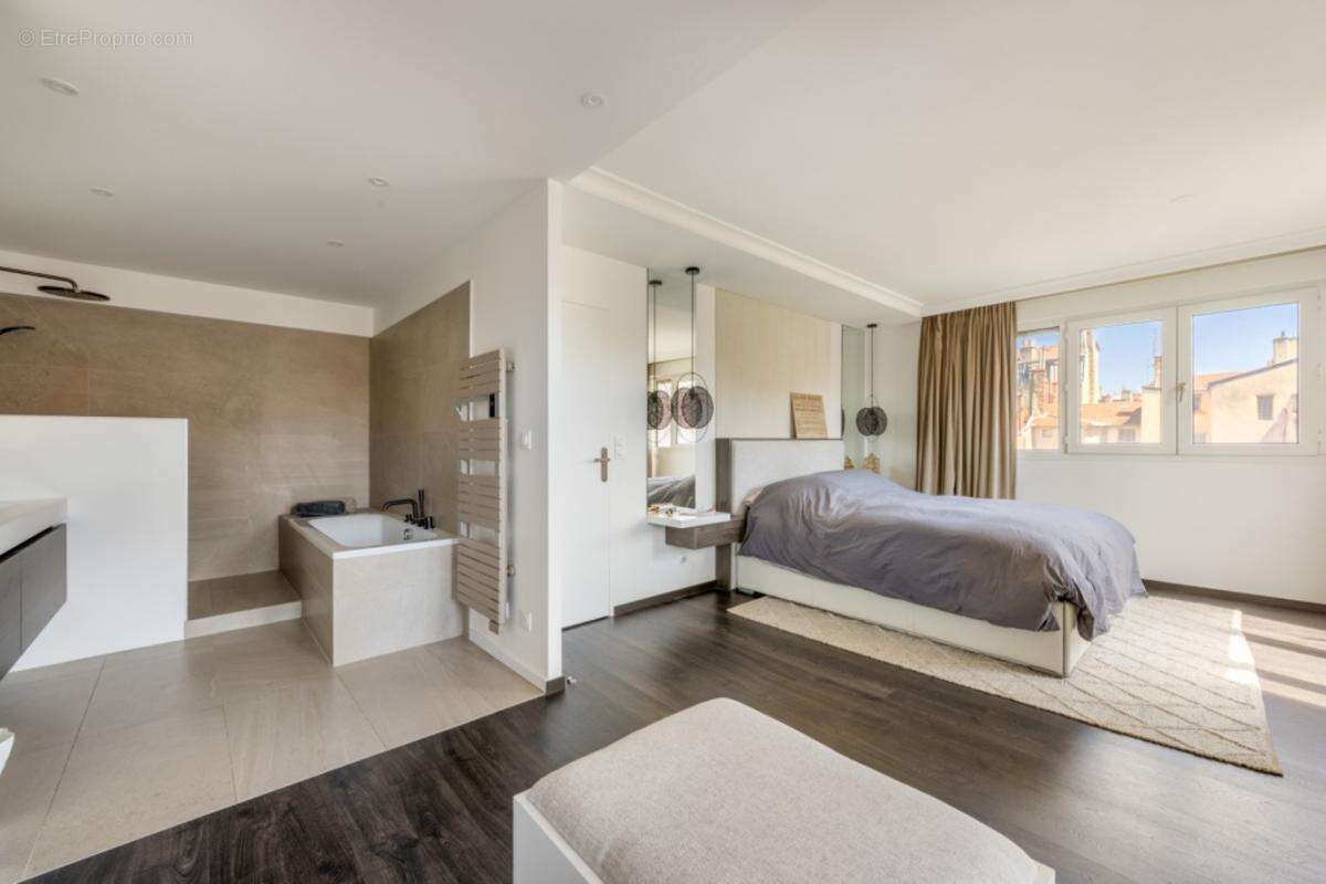 Appartement à LYON-1E