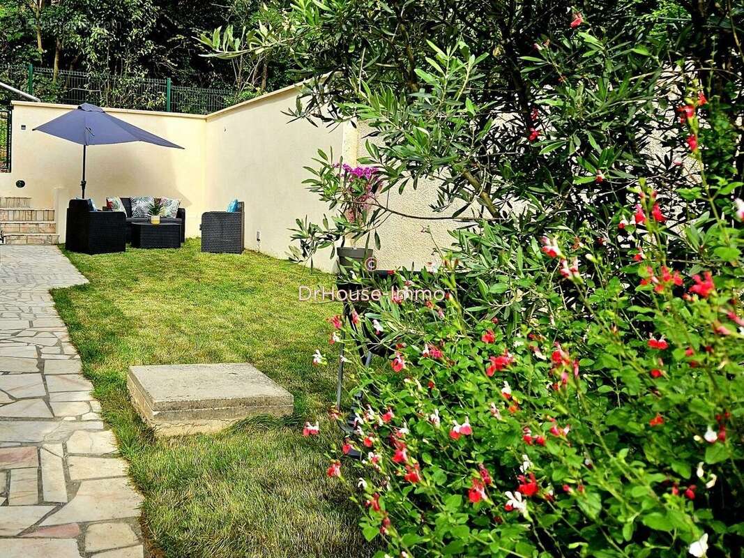 Maison 152 m² à Saint-Maur-Des-Fosses  - photo 43