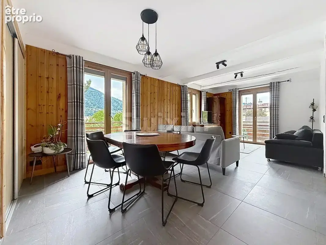 Grande maison composee de 2 appartements et garage - photo 11