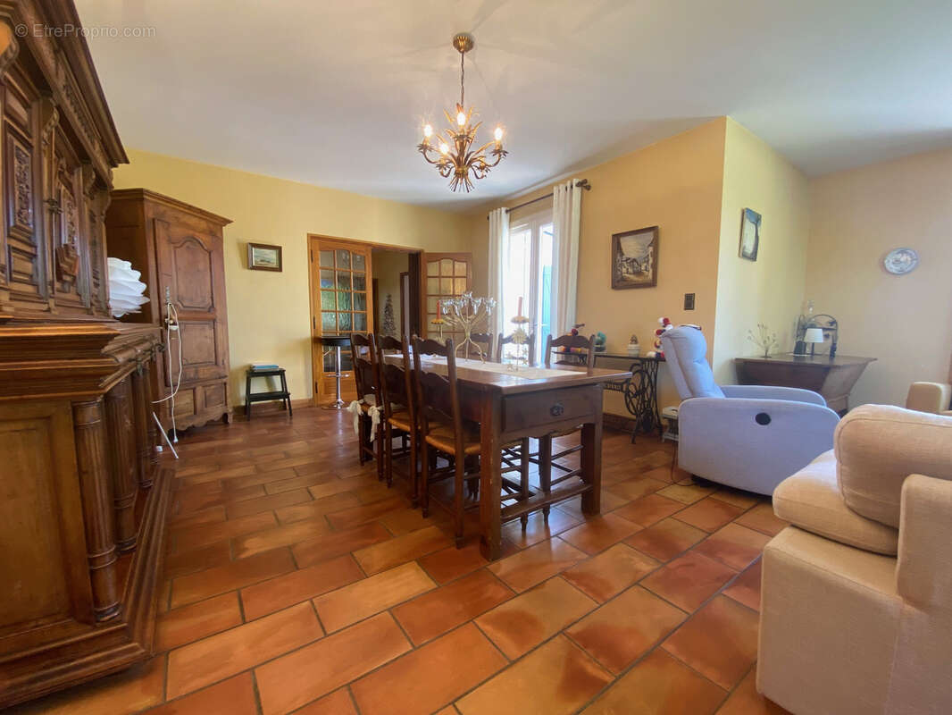 Maison à CADEROUSSE