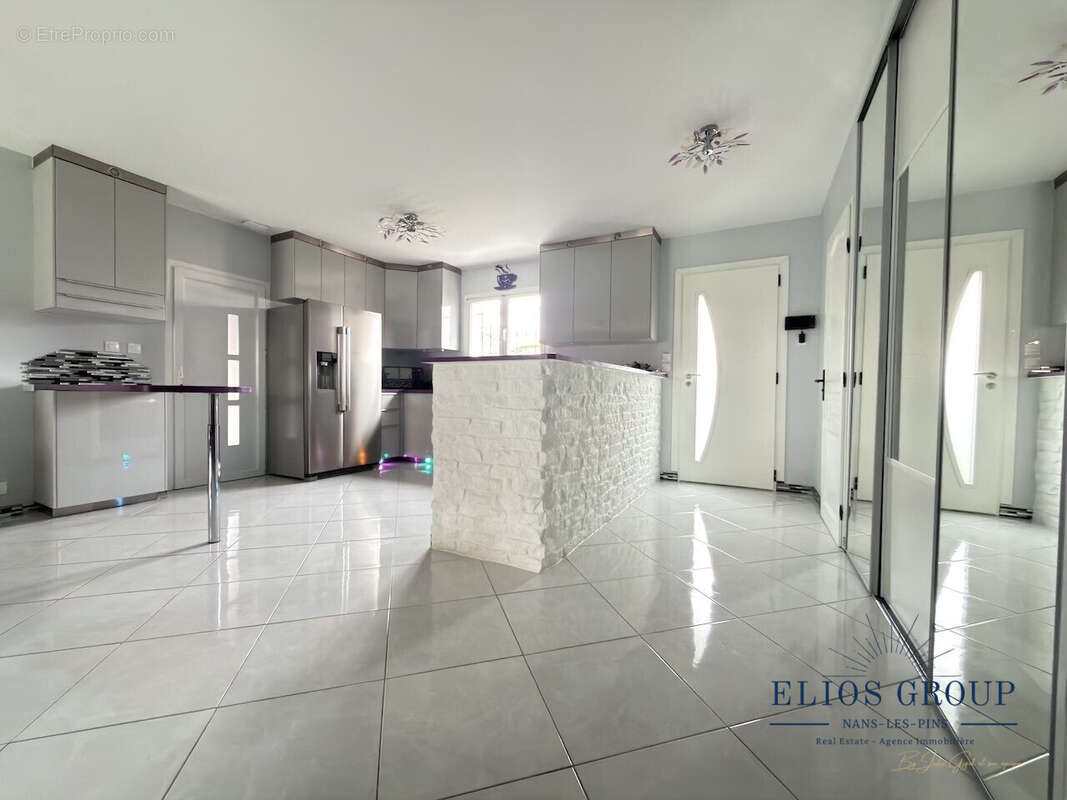 Maison à NANS-LES-PINS