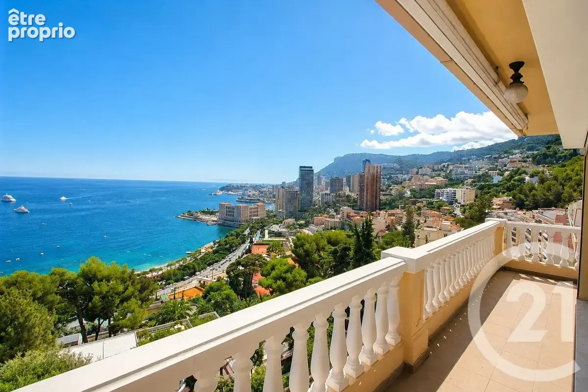 Appartement à ROQUEBRUNE-CAP-MARTIN