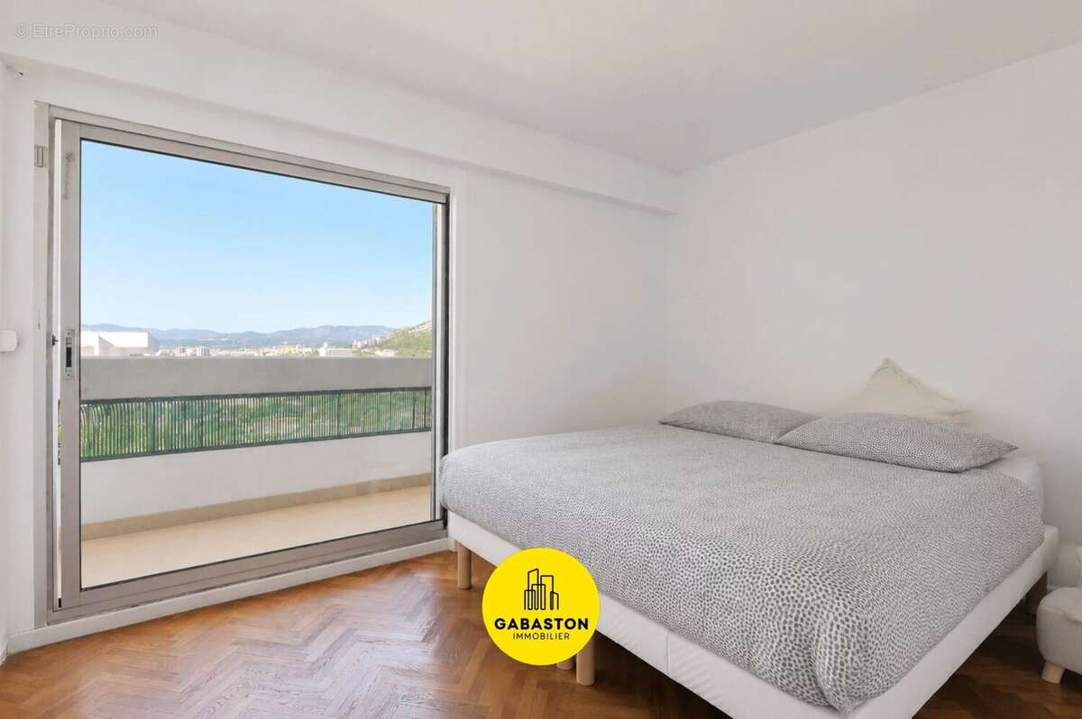 Appartement à MARSEILLE-9E