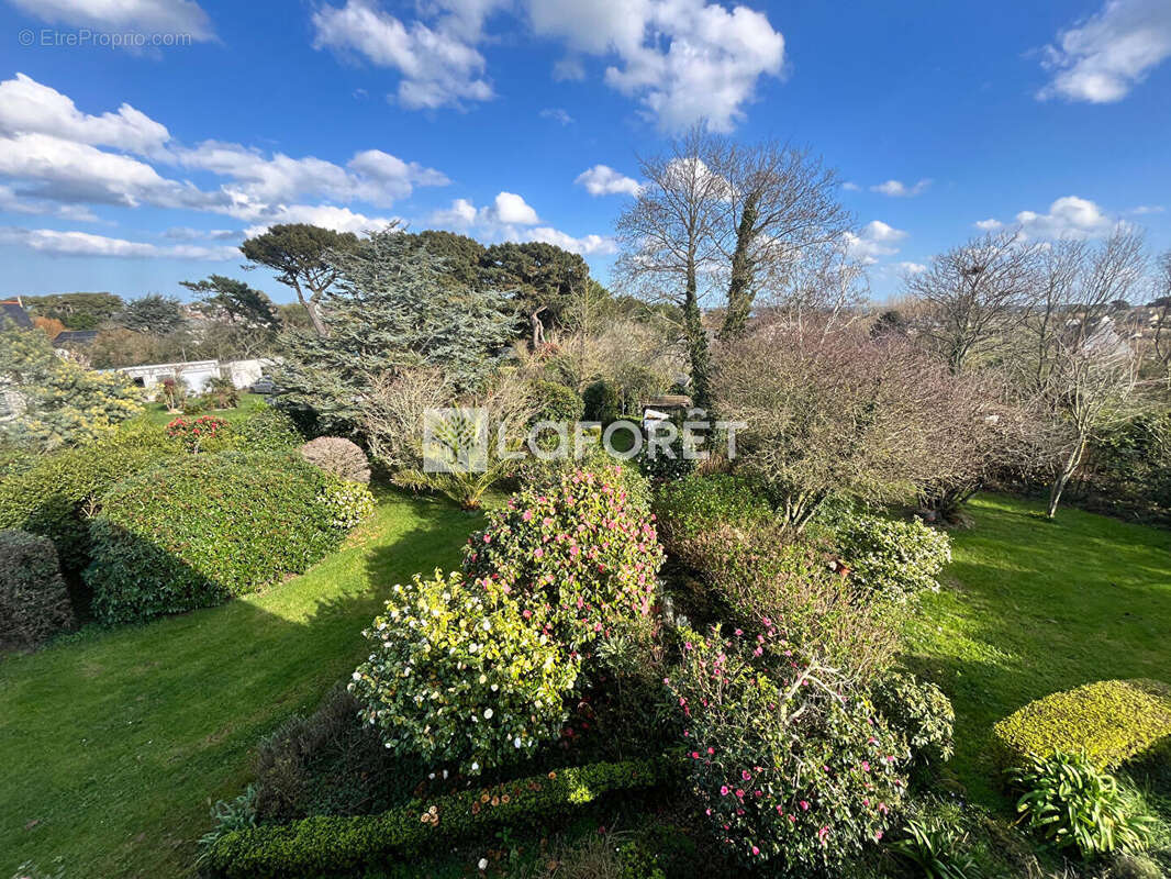 Maison à PLOUGRESCANT