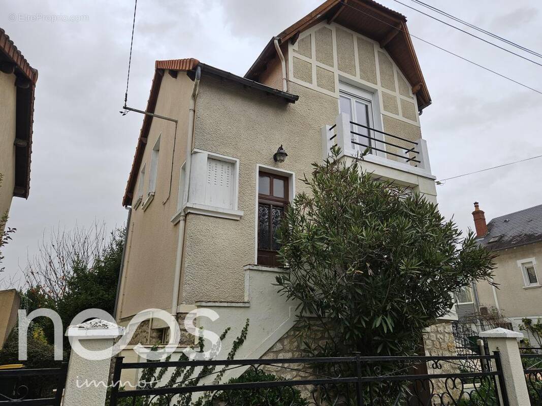 Maison à SAINT-DOULCHARD