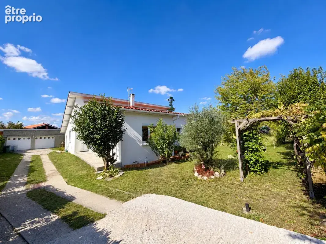Maison 6 pièces 122 m² à vendre à Le Taillan-Medoc (33320) - photo 1