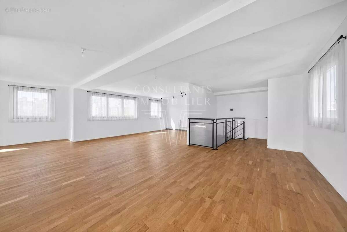 Appartement à PARIS-15E