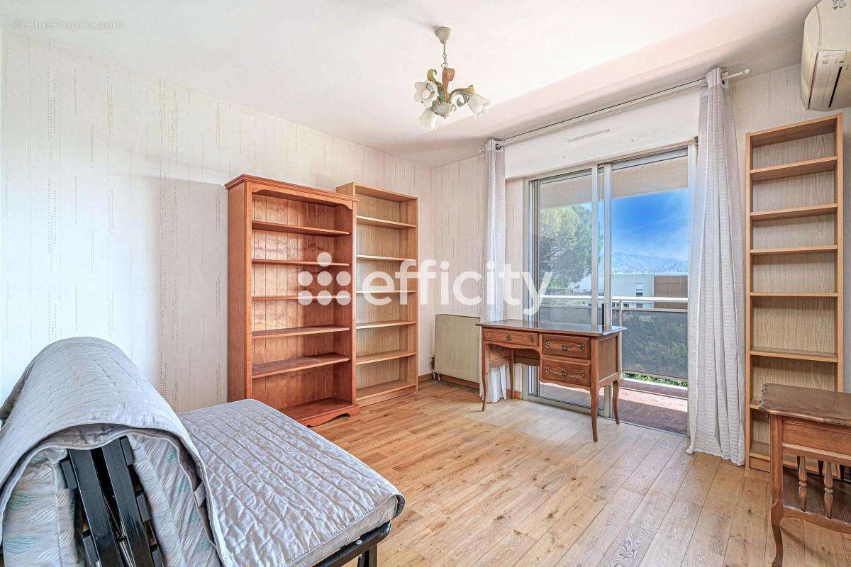 Appartement à MARSEILLE-12E