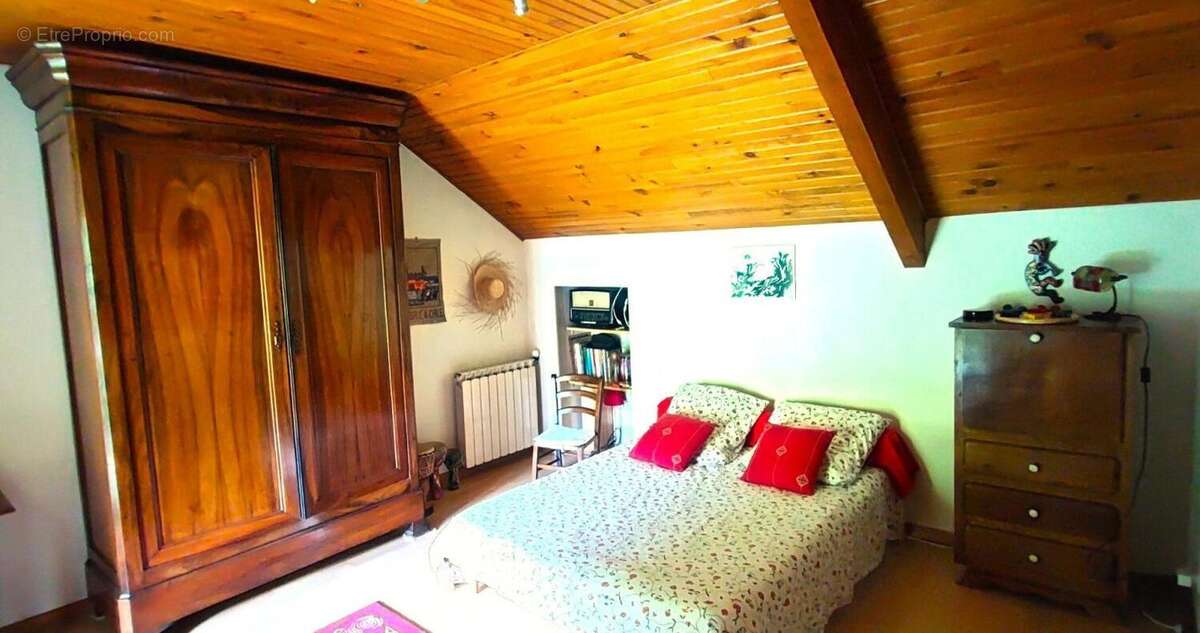 Maison à LIVINHAC-LE-HAUT