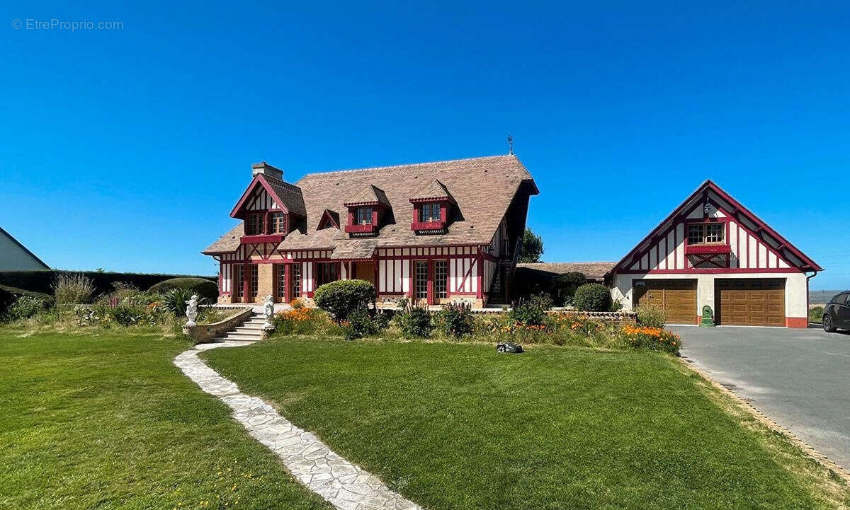 Maison à SAINT-JOUIN-BRUNEVAL