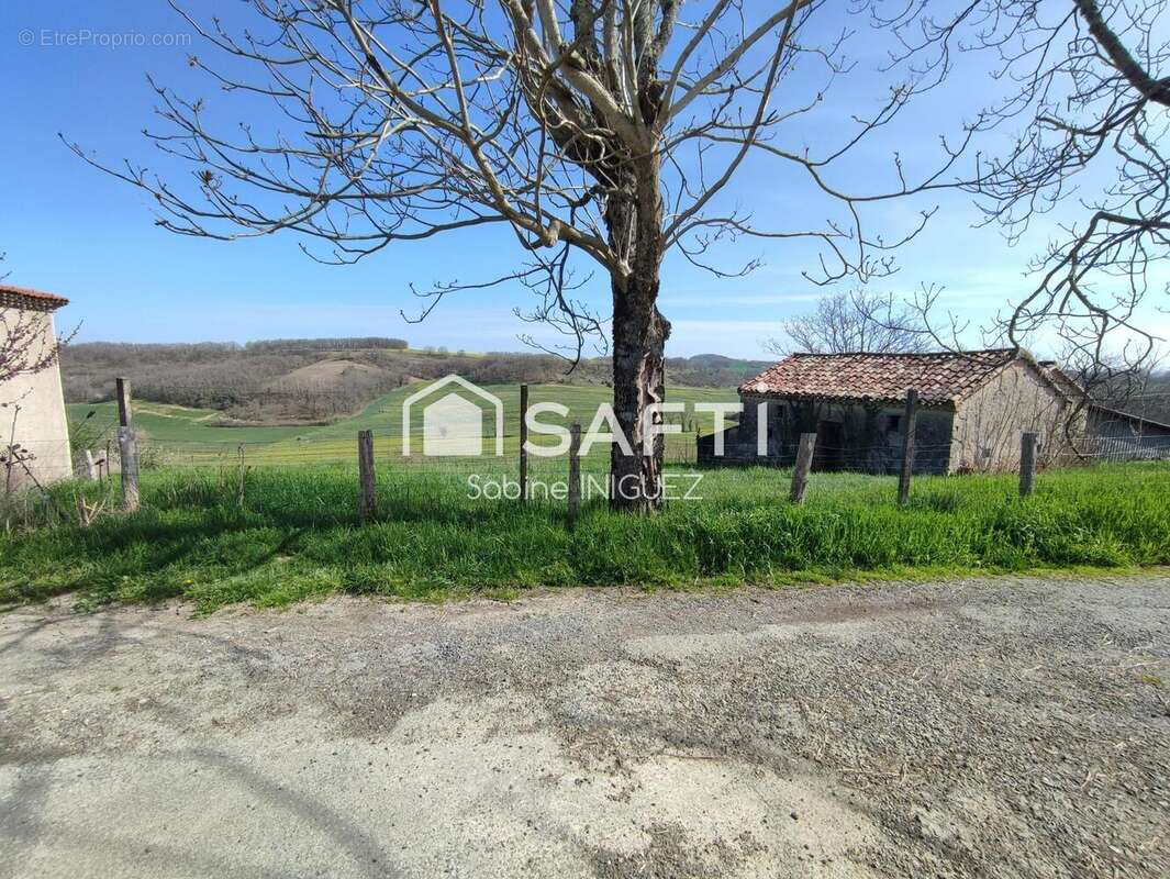 Photo 2 - Maison à SAINT-JULIEN-DU-PUY