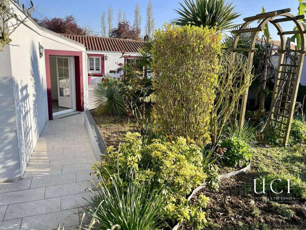 Maison 95 m² à Le Landreau  - photo 3