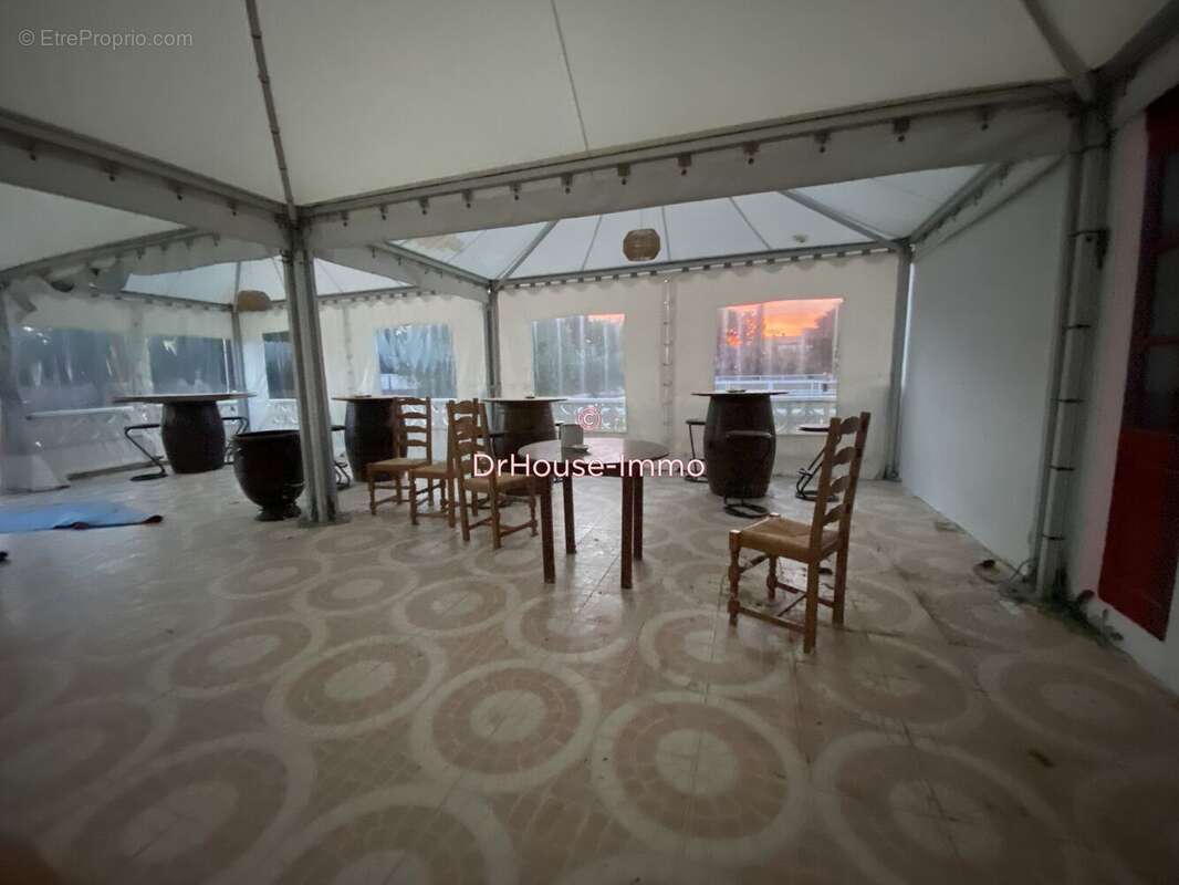 Maison à SAINT-LAURENT-D'AIGOUZE