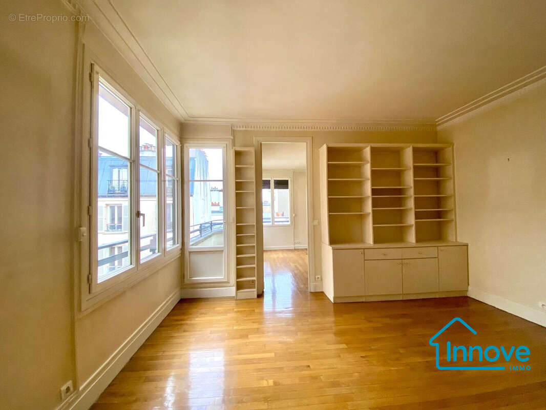 Appartement à PARIS-17E