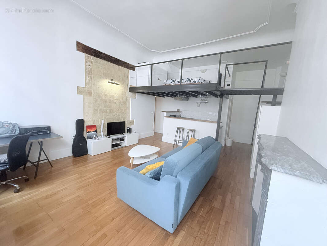 À VENDRE   Charmant studio entièrement rénové avec mezzanine, Place du Marché aux Fleurs à Montpellier - photo 9