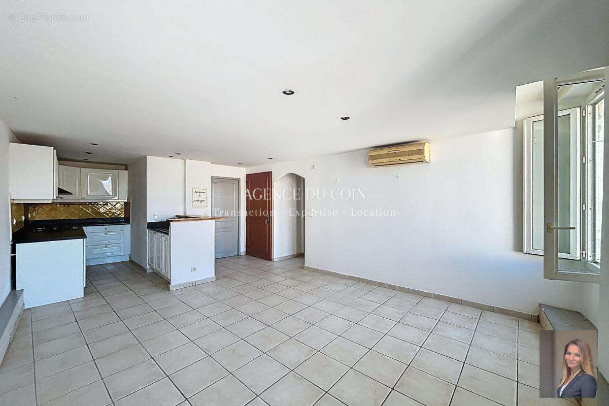 Appartement à LE MUY