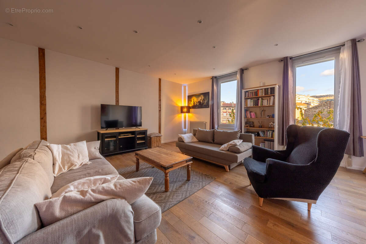 Appartement à SAINT-ETIENNE