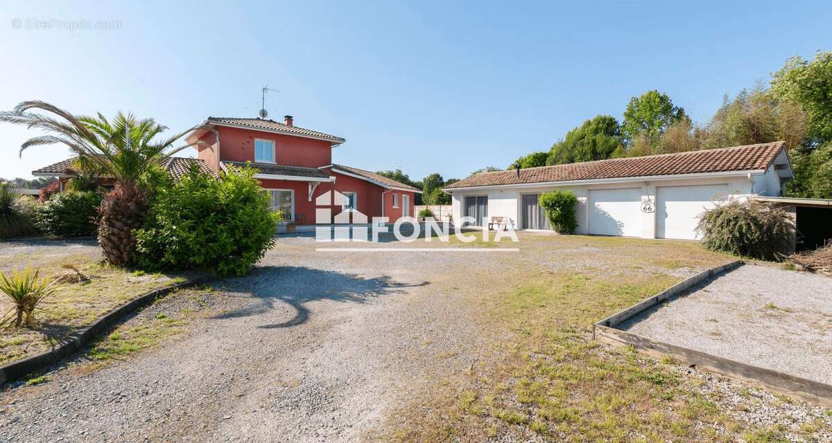 Maison à RIVIERE-SAAS-ET-GOURBY