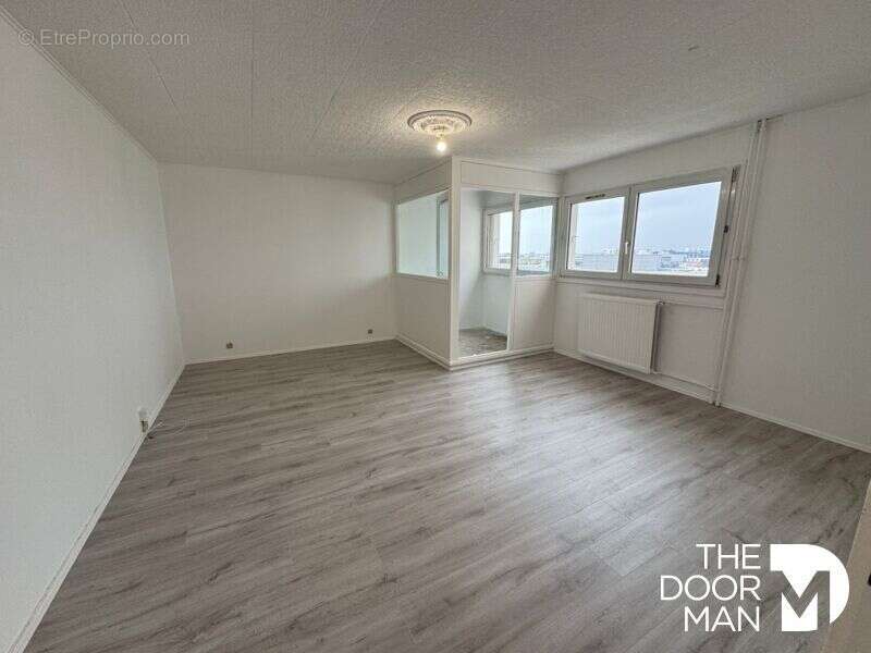 Appartement à MONTIGNY-LE-BRETONNEUX