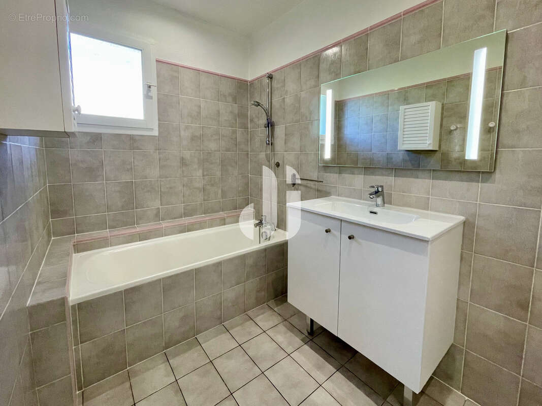 Maison individuelle de plain-pied 4 pièces Villenave-d'Ornon - photo 7