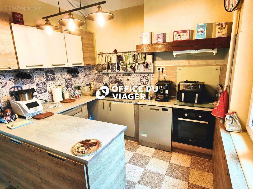 Maison - 6 pièces - 142,21 m² - photo 3