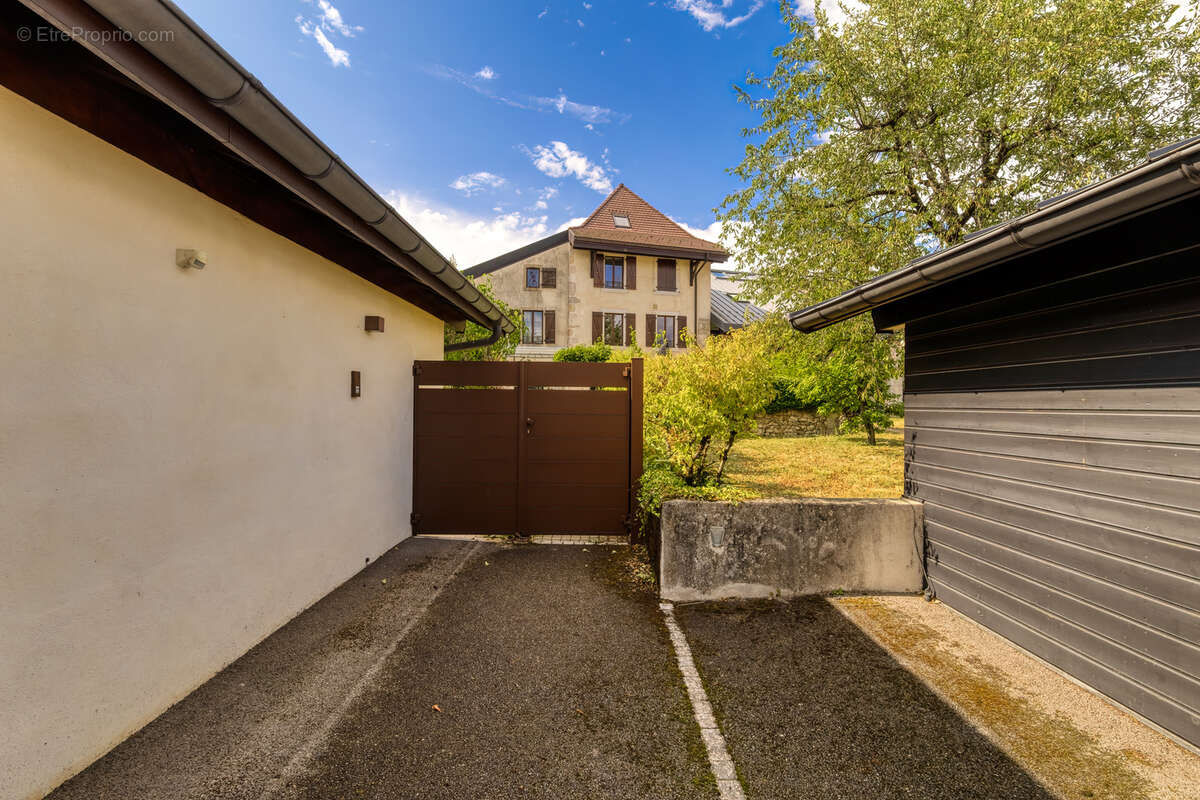 Maison à DIVONNE-LES-BAINS