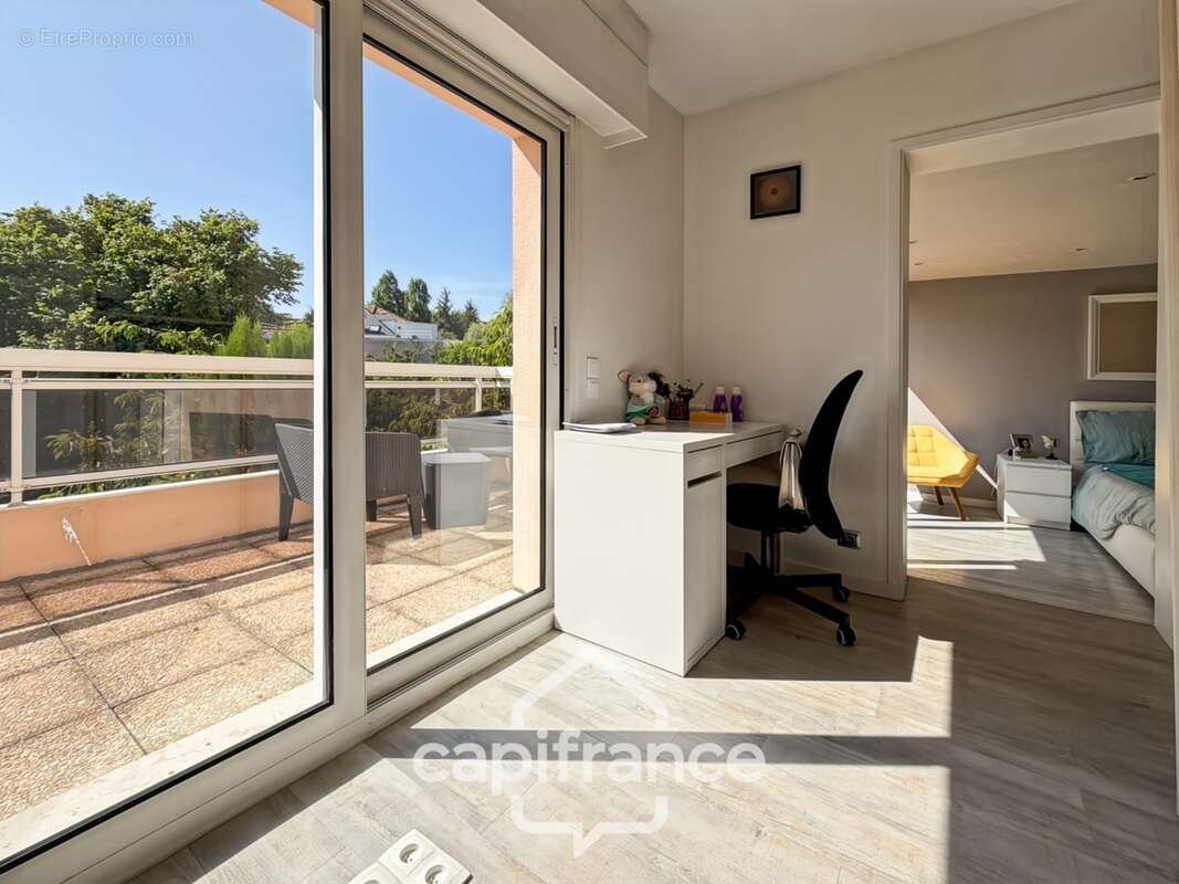 Le perreux sur marne (94) – maison familiale 262,50m² – 4 suites – jardin et piscine hors sol – garage double - photo 21