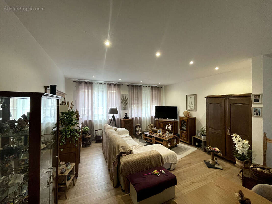 Appartement à GUISE