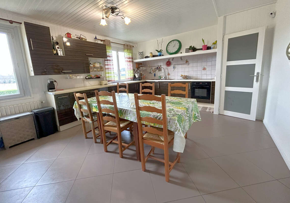 Maison à PONT-DE-VEYLE