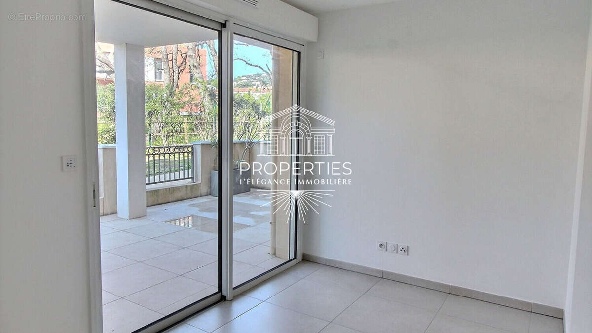 Appartement à BORMES-LES-MIMOSAS