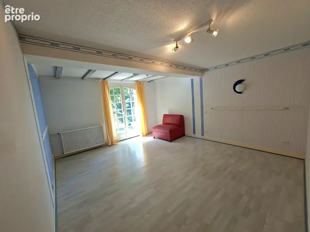 Villa avec piscine à 2 minutes des commodités - photo 13