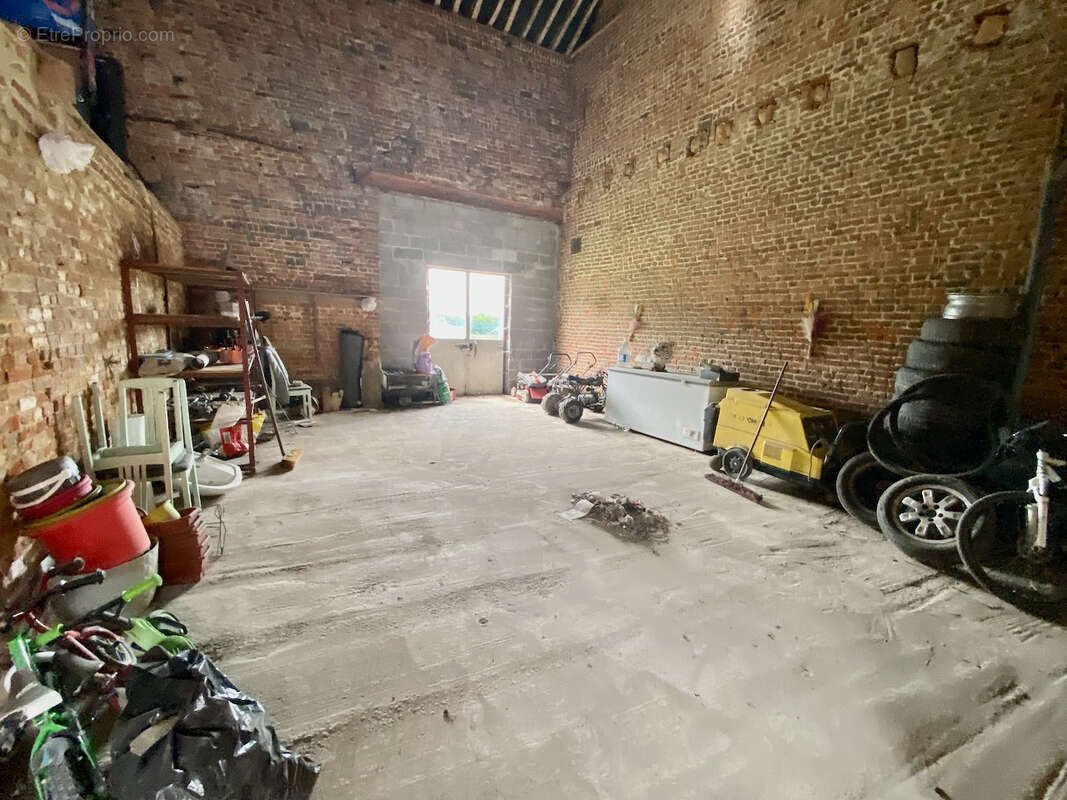 Maison à AVESNES-SUR-HELPE