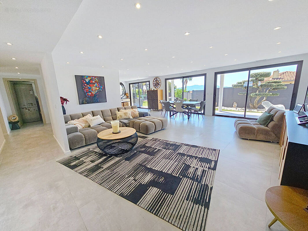 Appartement à SANARY-SUR-MER