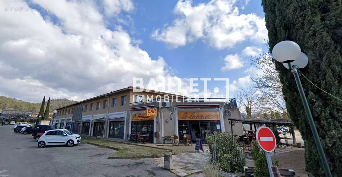 Commerce à TOURRETTES