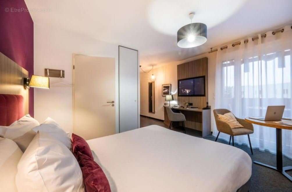 INVESTISSEMENT LOCATIF  MERIGNAC  Résidence Nemea Appart Hotel Stadium Bordeaux aéroport -  8.09% de rentabilité - photo 2