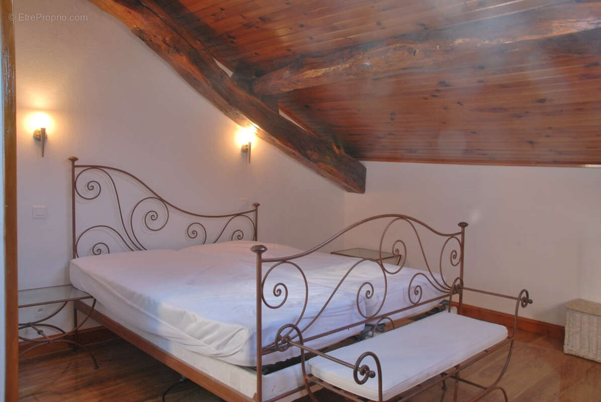 Maison de campagne avec gîte, piscine et grange - photo 10