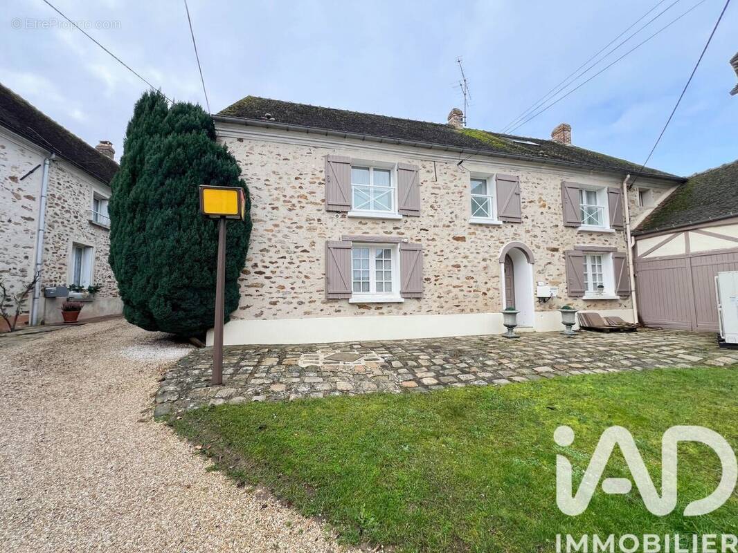 Photo 1 - Maison à BOISSY-LE-CHATEL