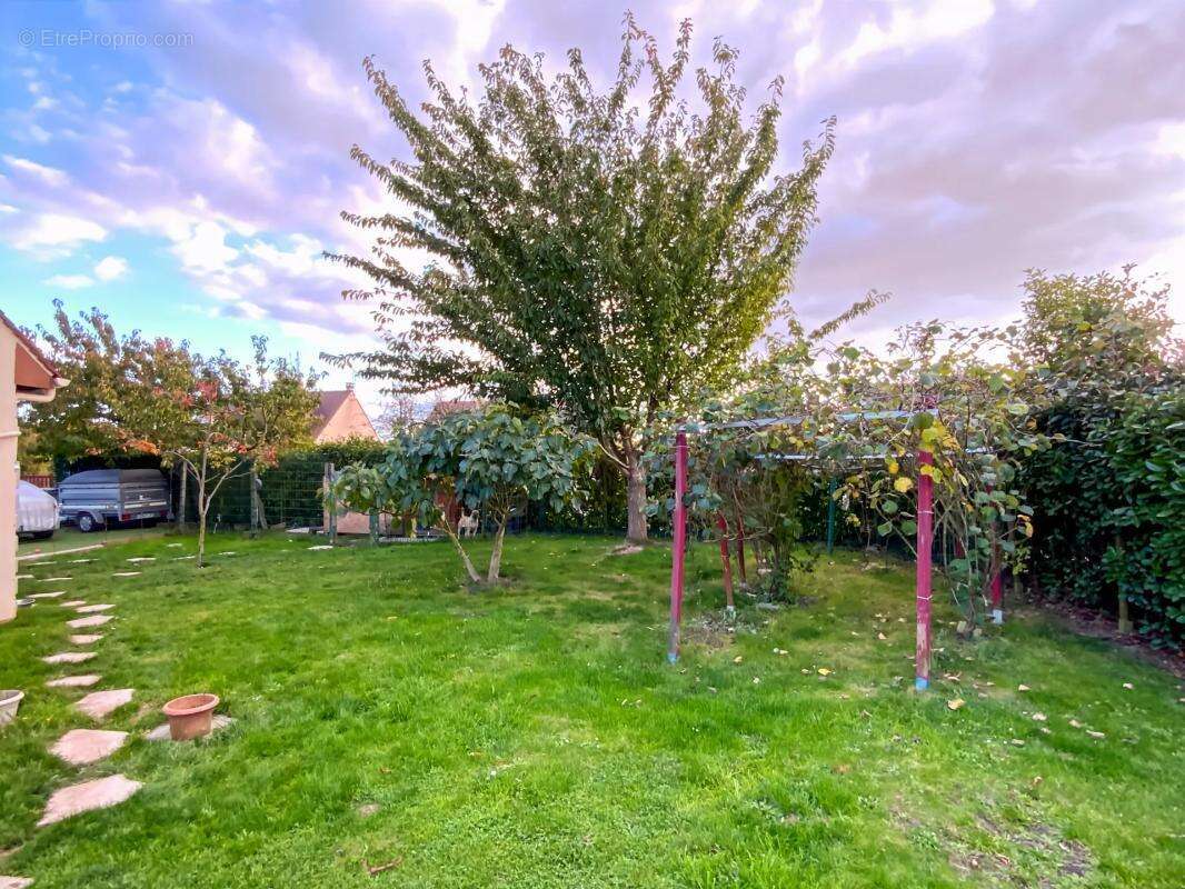 Maison à TRIZAY-LES-BONNEVAL