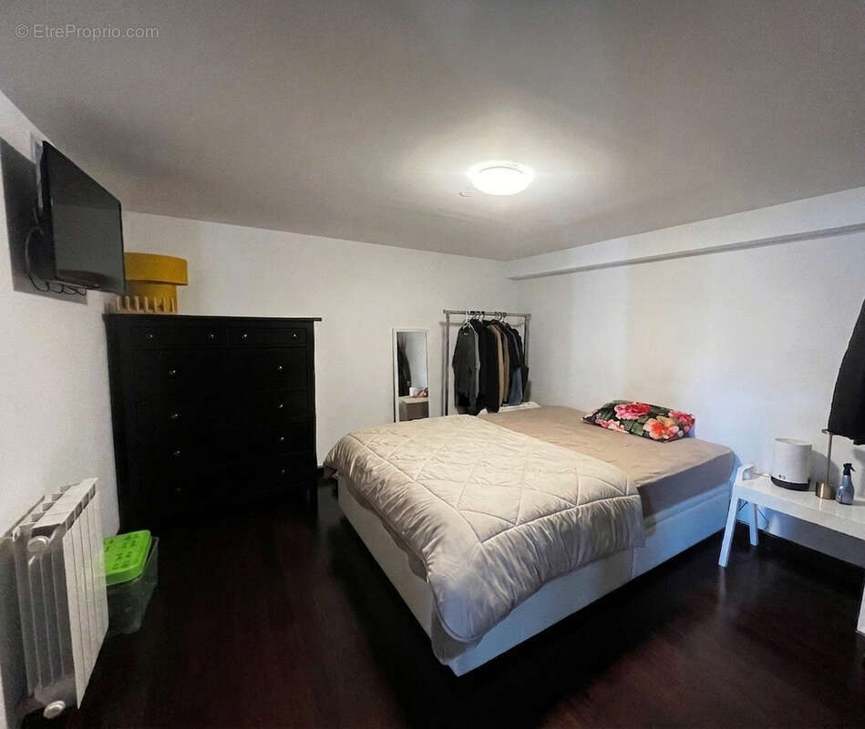 HIDRI IMMO PLUS vous propose un loft d'architecte 4 pièces avec clim réversible et parking loué à La Tronche - photo 5
