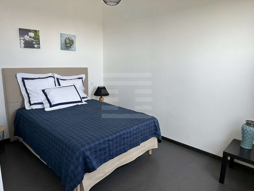 Commerce à LEZIGNAN-CORBIERES