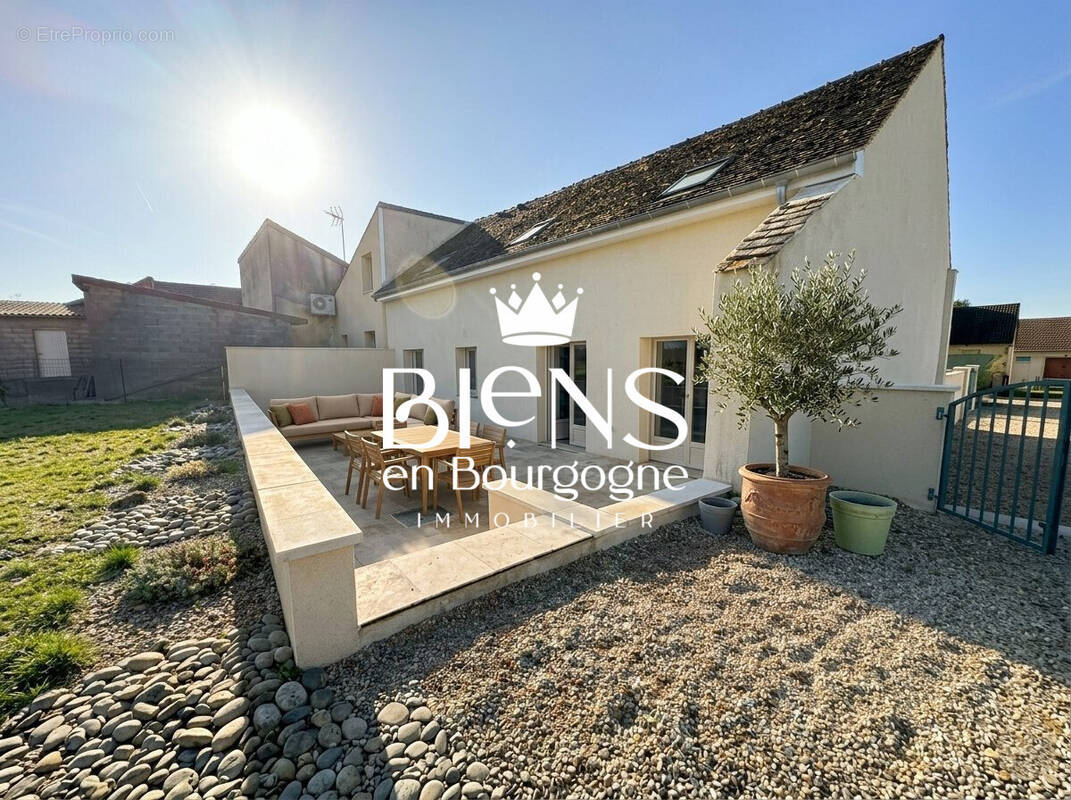 Maison à SAINT-MARCEL