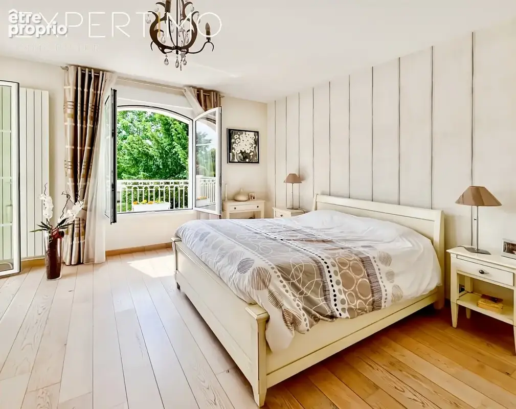 Propriete de caractere haut de gamme de 326 m2 aux volumes exceptionnels - photo 14