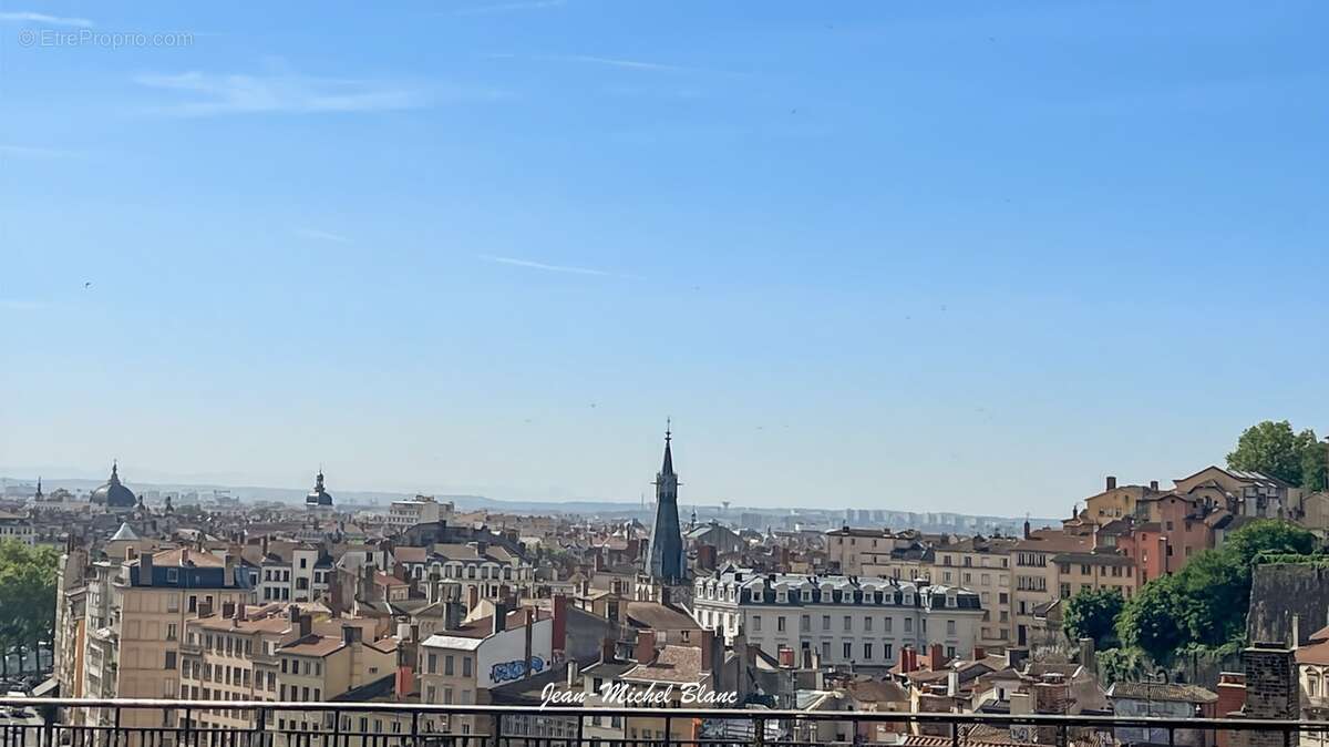 Appartement à vendre 2 pièces LYON 1ER ARRONDISSEMENT (69) - photo 2