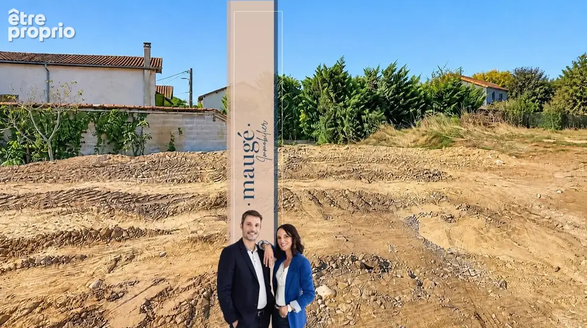 Terrain - 300m² - Au cœur du village - photo 1