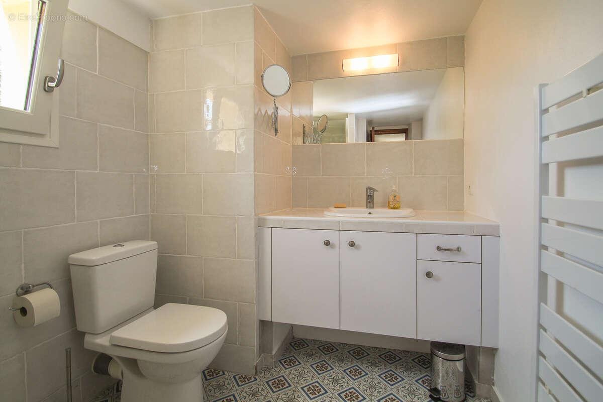 Maison à TOURRETTES